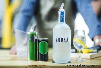 21 bebidas de vodka imprescindibles, desde clásicas hasta creativas