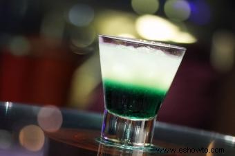 Receta de chupito de gelatina de vodka:una combinación colorida