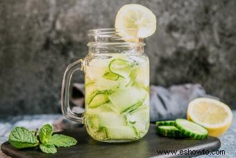 10 recetas de cócteles de pepino para refrescarte por completo