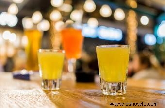 10 recetas divertidas de tragos de alcohol para comenzar la fiesta