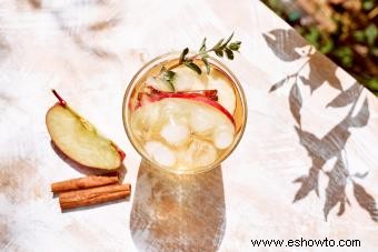 11 recetas de bebidas alcohólicas de manzana que saben a otoño