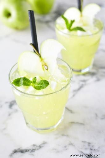 11 recetas de bebidas alcohólicas de manzana que saben a otoño