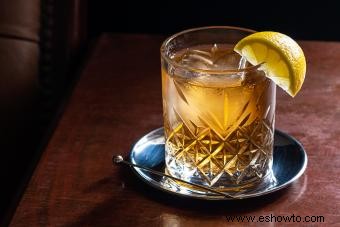 16 bebidas de whisky populares, de simples a indulgentes