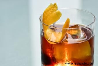 16 bebidas de whisky populares, de simples a indulgentes