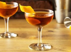 Una receta elevada de martini con vermú dulce