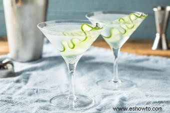 Receta clásica de martini de pepino + toques sabrosos
