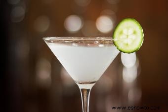 Receta clásica de martini de pepino + toques sabrosos