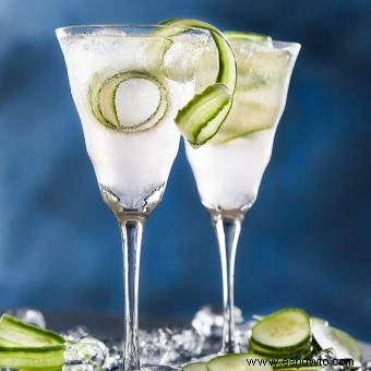 Receta clásica de martini de pepino + toques sabrosos