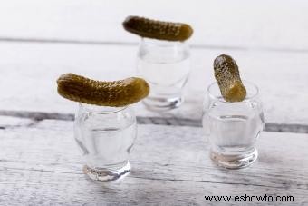 Recetas clásicas de Pickleback y Creative Pickle Shot