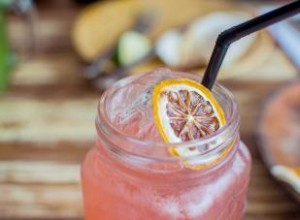 Recetas del Cóctel Hurricane: Clásicas y Variantes Tropicales para Preparar en Casa