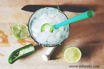 Receta de margarita con jalapeño para complacer tu paladar picante