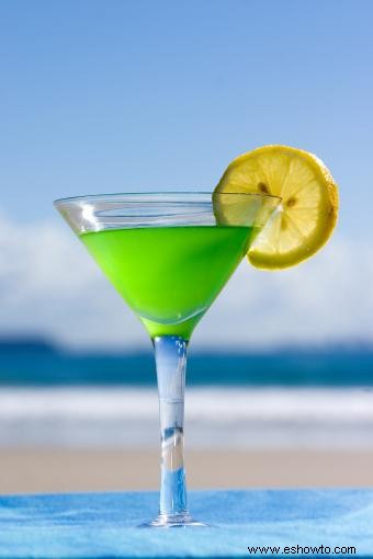 Recetas de bebidas Midori:14 cócteles vibrantes