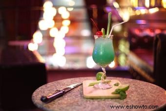 Recetas de bebidas Midori:14 cócteles vibrantes