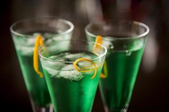 Recetas de bebidas Midori:14 cócteles vibrantes