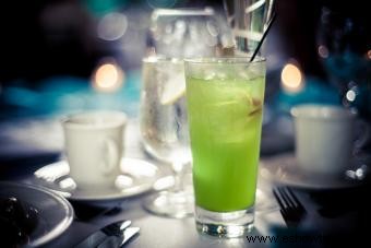 Recetas de bebidas Midori:14 cócteles vibrantes