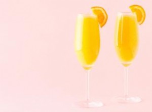 Receta de bebida de mimosa:un favorito elegante + giros simples