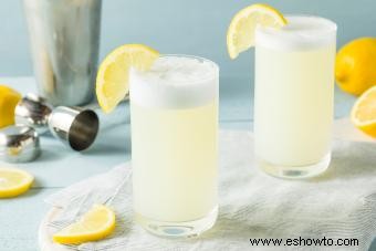 Receta para un cóctel espumoso de Gin Fizz