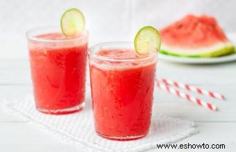 Bebidas refrescantes de sandía con ingredientes sin alcohol