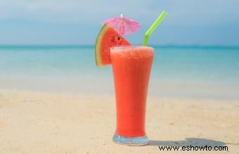 Bebidas refrescantes de sandía con ingredientes sin alcohol