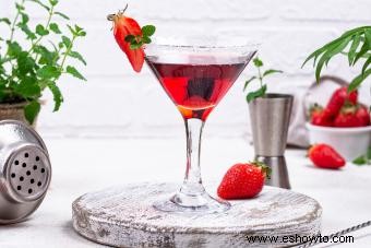 Martini de fresa sofisticado