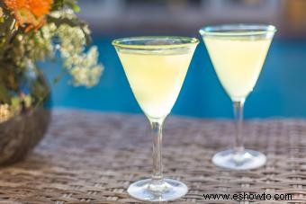 Receta de martini de pera especiada dulce y refinada