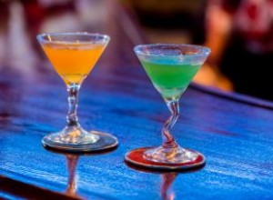 Cócteles Agridulces Inspirados en SweetTARTS: Recetas Dulces y Ácidas para Adultos