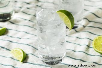 La clásica (y refrescante) receta de gin-tonic