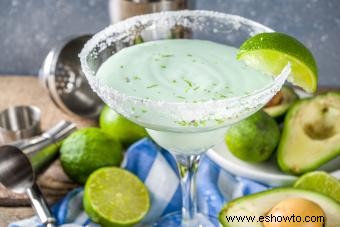 La receta de margarita suave y suave con aguacate