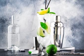 Cócteles de vodka, lima y azúcar con hielo:8 bebidas divinas