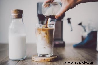 Recetas de bebidas rusas blancas que son simplemente decadentes