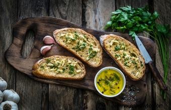 Cómo hacer pan de ajo casero fácil