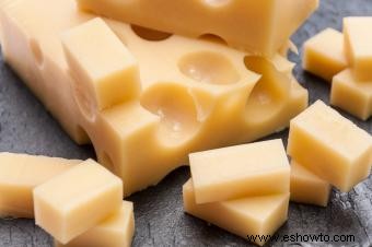 ¿Cómo se elabora el queso suizo?