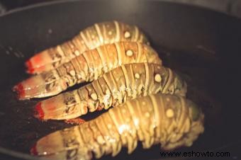 ¿Cuál es la mejor forma de cocinar la cola de langosta?