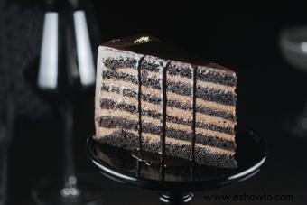 Pastel con relleno de mousse de chocolate