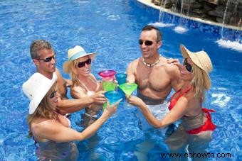 Fiesta en la piscina para adultos