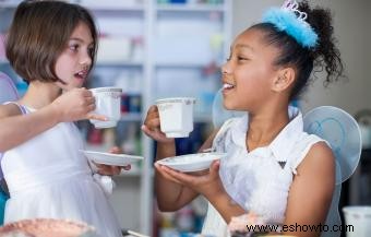 12 ideas para fiestas de té para niños que son elegantes pero divertidas