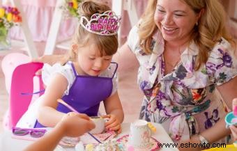 12 ideas para fiestas de té para niños que son elegantes pero divertidas