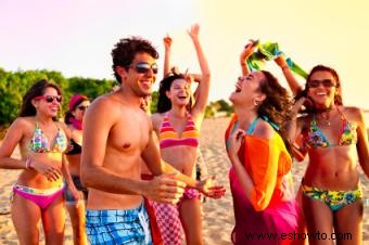 Fiesta en la playa para adolescentes