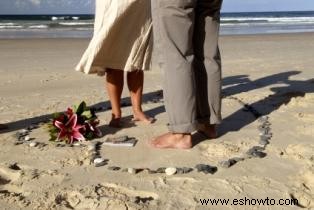 Uso de piedras de bendición en una ceremonia de boda en la playa