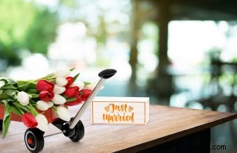 Cómo decorar un vagón rojo para una boda