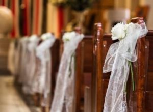 Guía paso a paso: Cómo hacer lazos y moños elegantes para tu boda