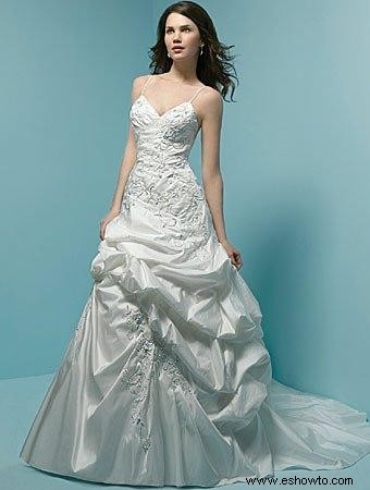 Diseñadora de vestidos de novia da consejos para encontrar el vestido adecuado
