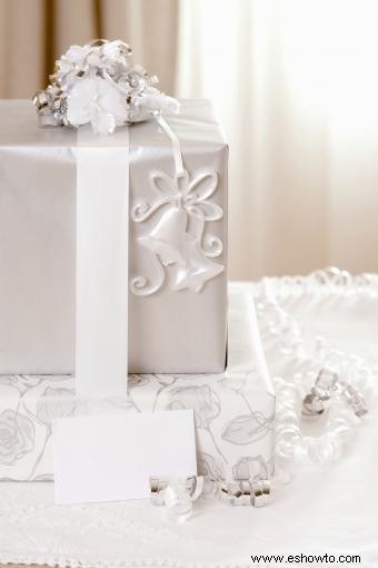 Cuánto gastar en un regalo de bodas:7 factores a considerar