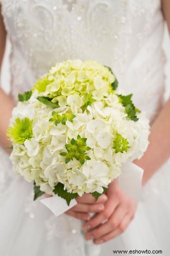 Ramos de novia hechos con hortensias