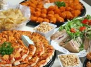 Recepción Nupcial en Autoservicio: Guía para un Catering Casero Económico y Divertido