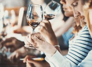 10 Consejos Expertos para Organizar tu Propia Cata de Vinos en Casa