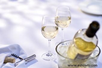 Comparación de diferencias en vinos tintos y blancos