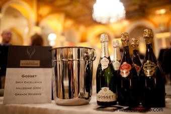 Descubre el mundo del champán francés 