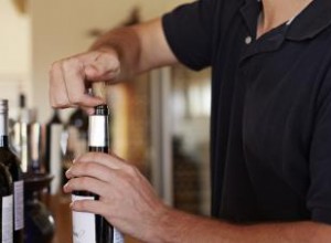 6 maneras de volver a sellar una botella de vino