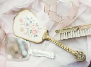 Juegos de Cepillos y Espejos Antiguos: Historia, Materiales y Guía de Compra